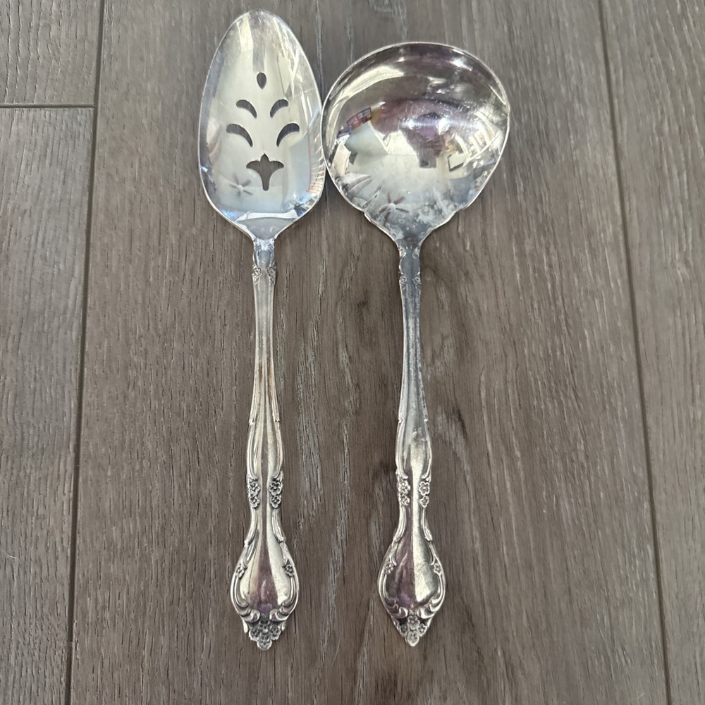 Oneida Community Stainless Affection‎ Serving Set Ladle Pierced Spoon NEW